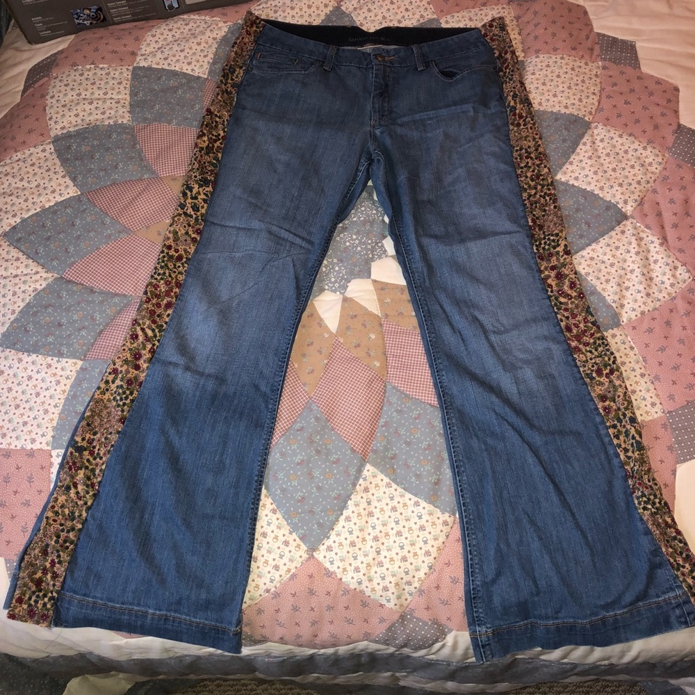 ADORABLE flare jeans